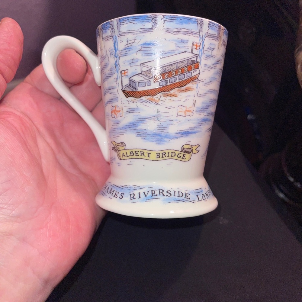 Mug london pottery